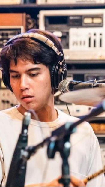 Masih Jomblo di Usia 25 Tahun, El Rumi Legowo `Dilangkahi` Dul Jaelani Menikah