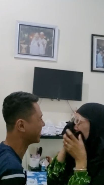 Momen Haru Istri Beri Kabar Kehamilan ke Suami Setelah 5 Tahun Menanti, Air Mata Tak Terbendung Lagi 