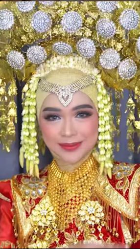 Inilah hasil makeup dari MUA @riaspengantinnurdjannah. Wajah cantik Ricis tampak begitu manglingi