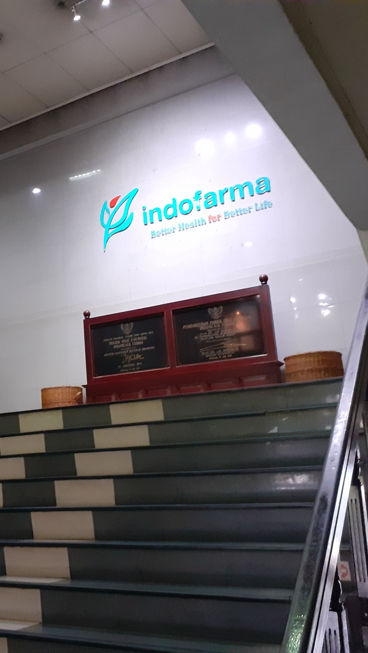 Penjualan Turun, Gaji Staf hingga Komisaris Indofarma Juga Tertunda
