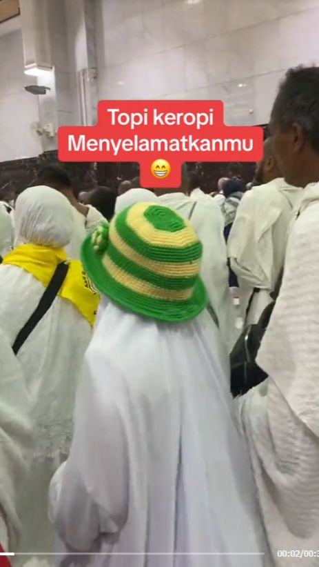 Viral Rombongan Haji Pakai Topi Keropi, Warna Gonjreng Jadi Penyelamat saat Terpisah