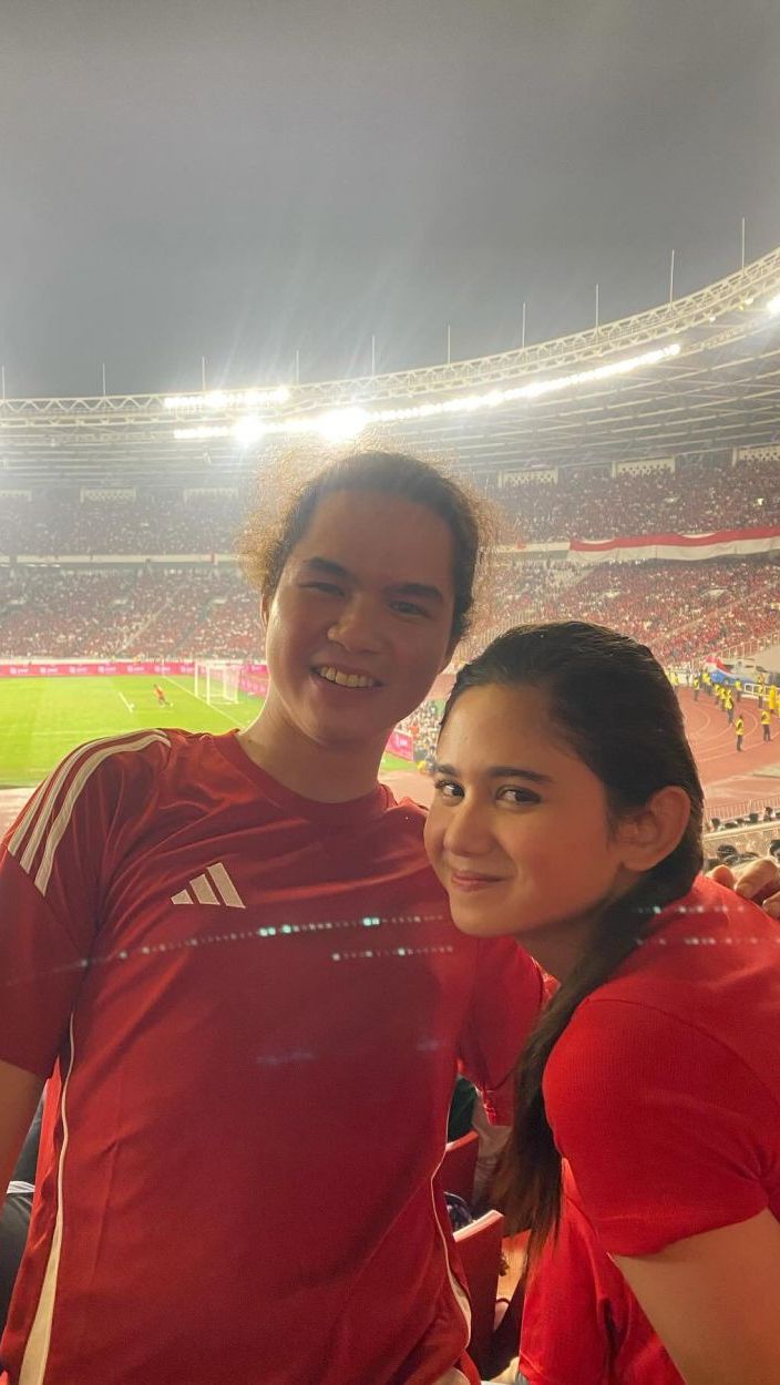 Ada pula Dul dan Tissa Biani yang mesra banget nih!