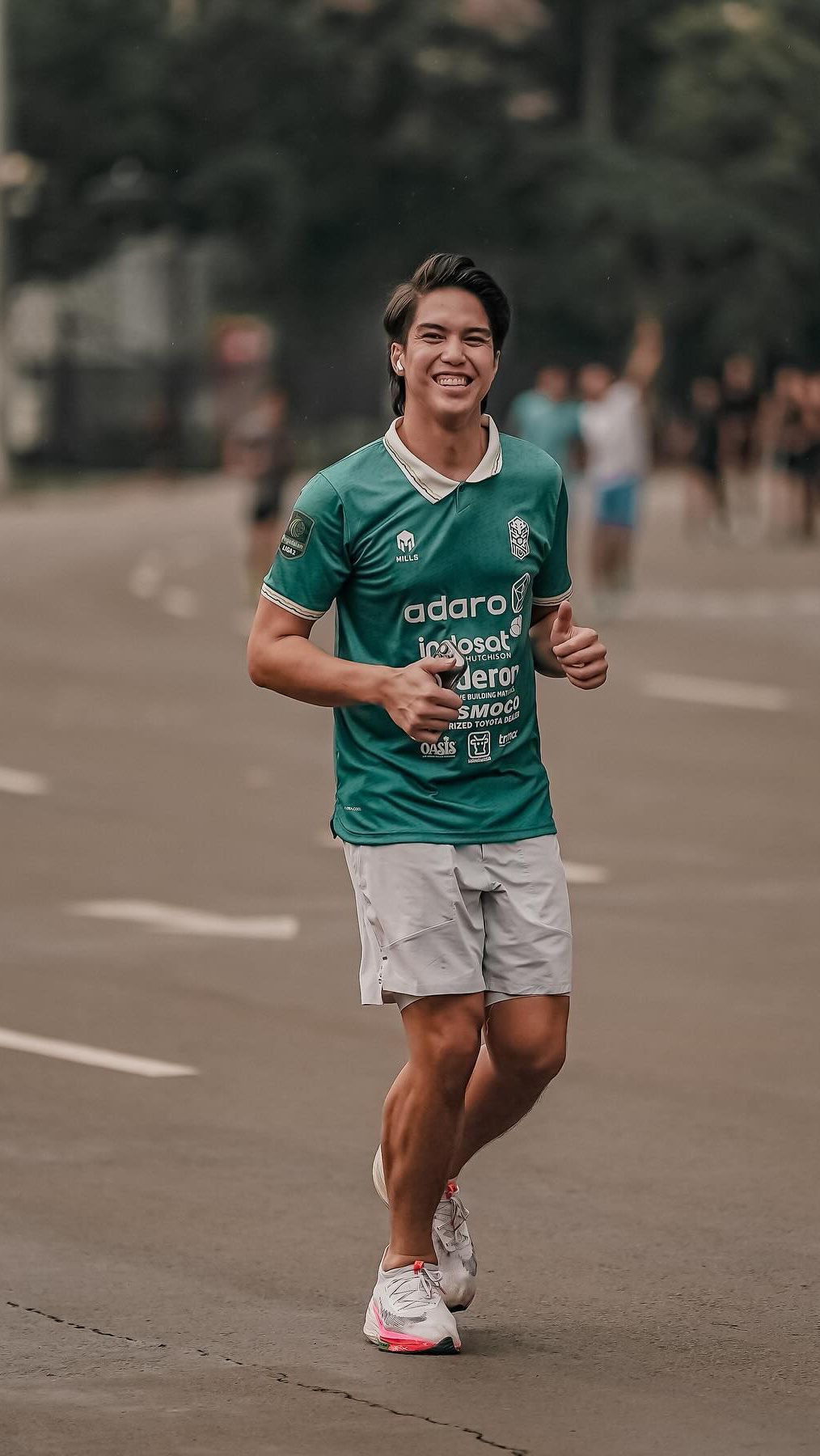 Tak heran jika banyak yang mendukung El Rumi untuk terus berkecimpung di dunia sepak bola bahkan ia diharapkan kelak bisa menjadi menpora.