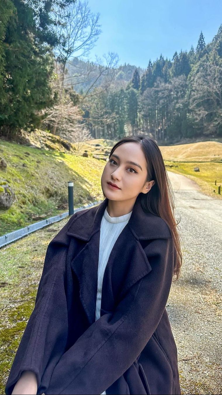 Diserbu Netizen Pasca Rizky Nazar dan Syifa Hadju Putus, Salshabilla Adriani Tulis Kalimat Bijak