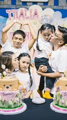 Terakhir, Ruben dan Sarwendah terlihat bersama di pesta ulang tahun Thalia Putri Onsu dan Thania Putri Onsu belum lama ini.