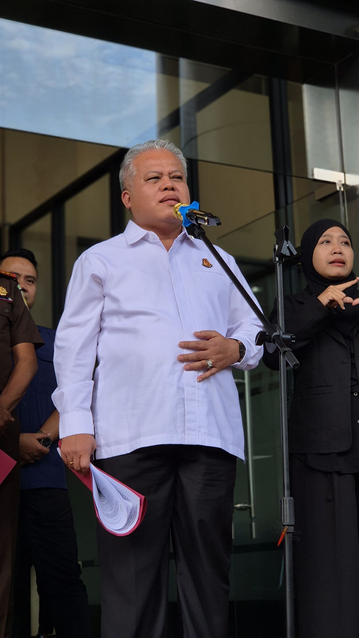 10 Tersangka Korupsi Timah Dilimpahkan ke Kejari Jaksel