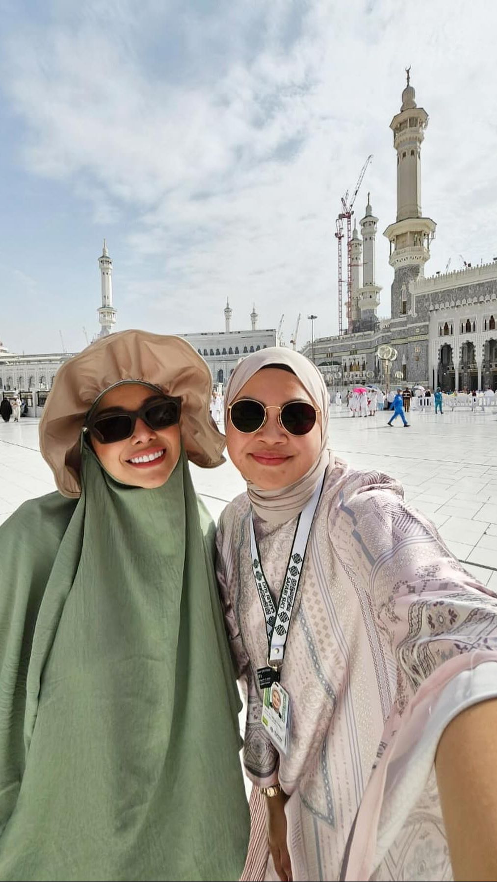 Mereka mengingatkan Nisya untuk mengurangi postingan dan lebih fokus beribadah.