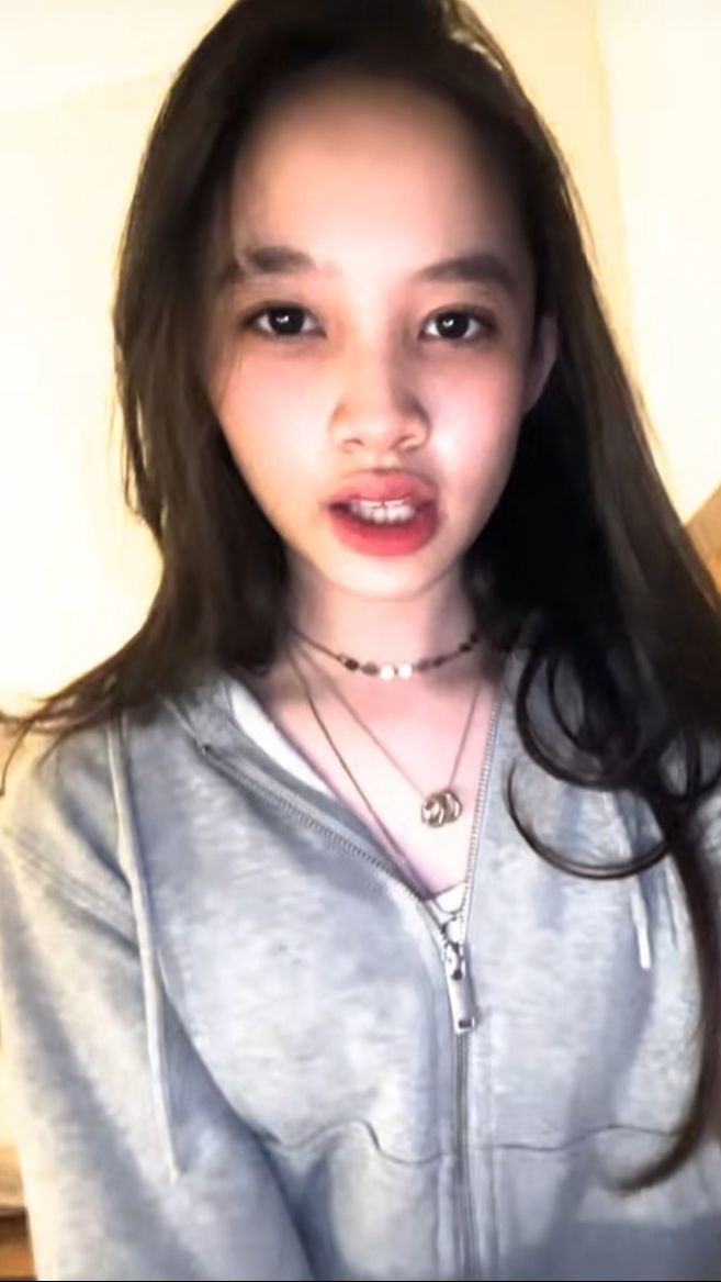 Sybill ternyata jago dandan juga, loh.