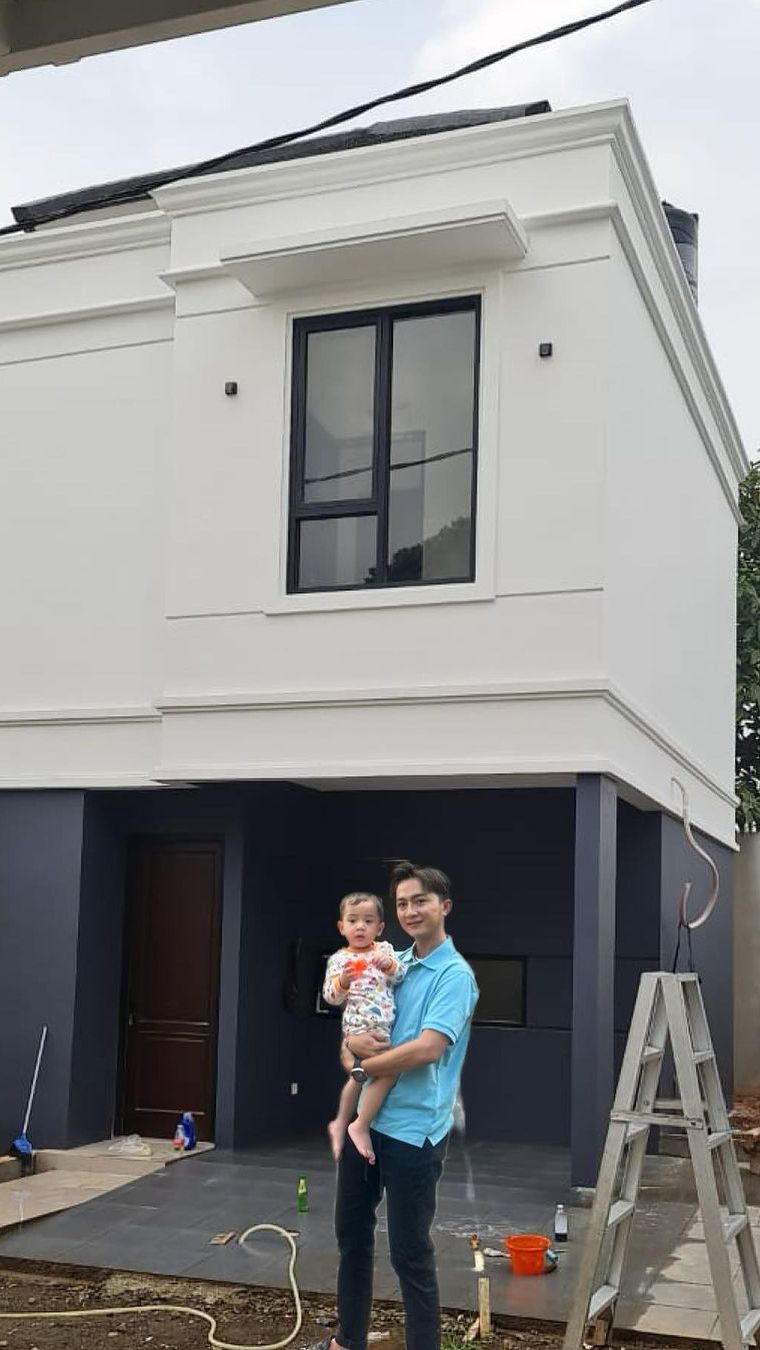 Rupanya rumah Sensen juga berdekatan dengan hunian Mbak Lala, asisten Nagita Slavina.