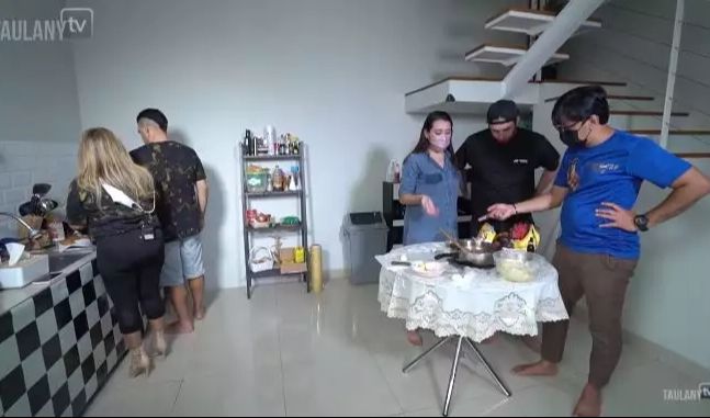 Meja Makan
