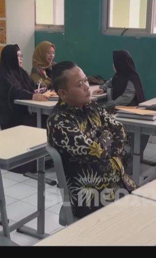 Raut wajah Sule yang datar sebelum melihat hasil rapor.