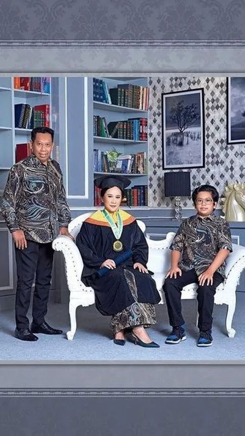 Selama masa pemulihan di rumah, Tukul Arwana tak hanya dirawat oleh anak-anaknya.