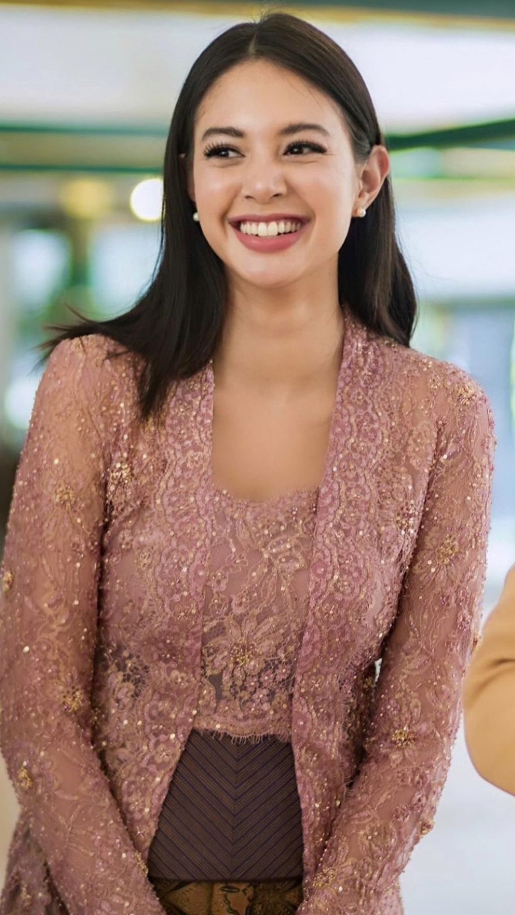 Kekasih baru Aurelie itu pun langsung menghebohkan netizen. Banyak yang tak menyangka jika ia bisa berpacaran dengan pria keturunan Indonesia-Amerika tersebut.