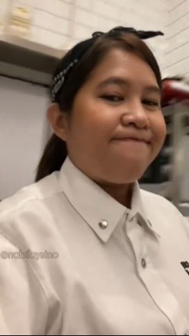 Rupanya wanita tersebut adalah anak dari Tino Karno saudara dari Rano Karno.