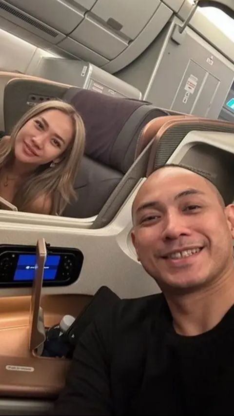 Diketahui BCL dan Tiko terbang ke Italia pada awal Juni.