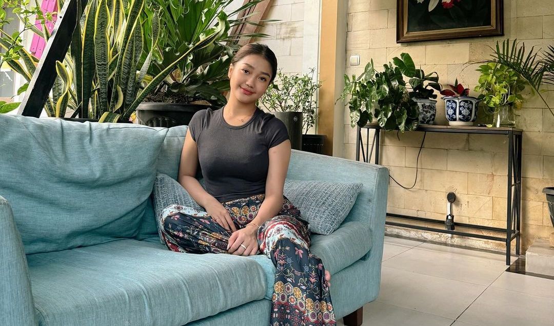 Unggah foto santai di rumah