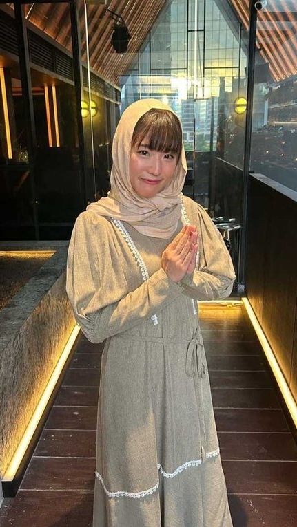 Di sisi lain para cantik Haruka begitu memesona dengan hijab yang ia gunakan.