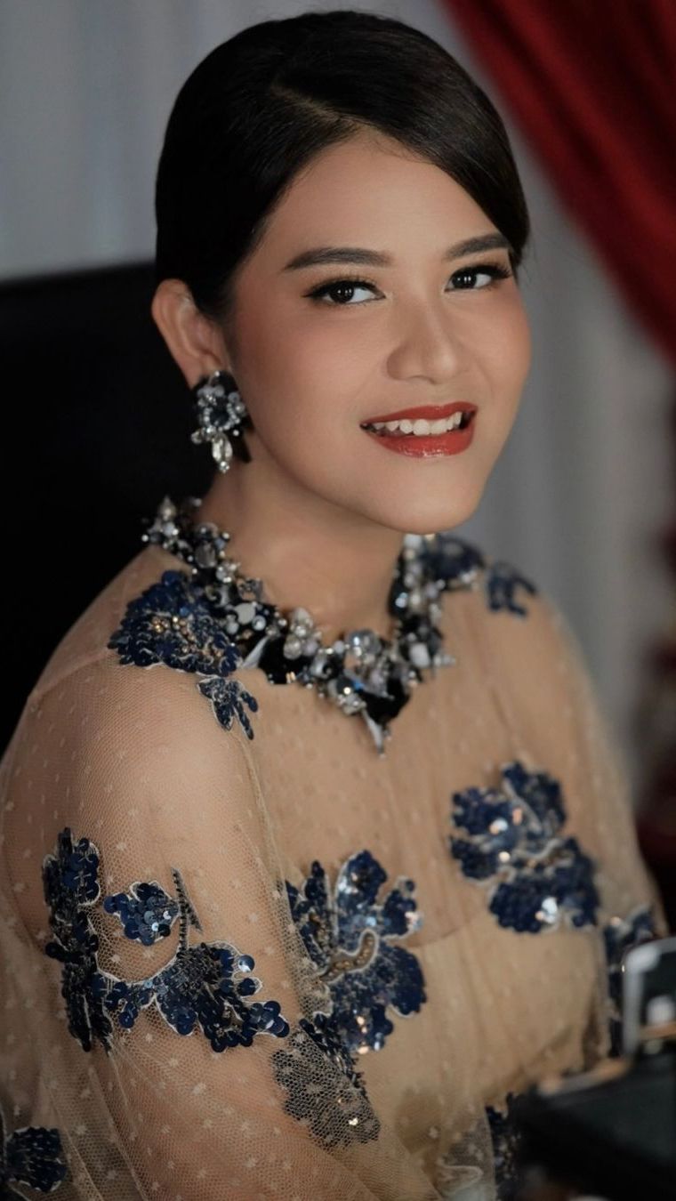 Kahiyang Ayu Makin Langsing dan Dirias dengan Makeup Klasik, Warganet: Cantiknya Manglingi