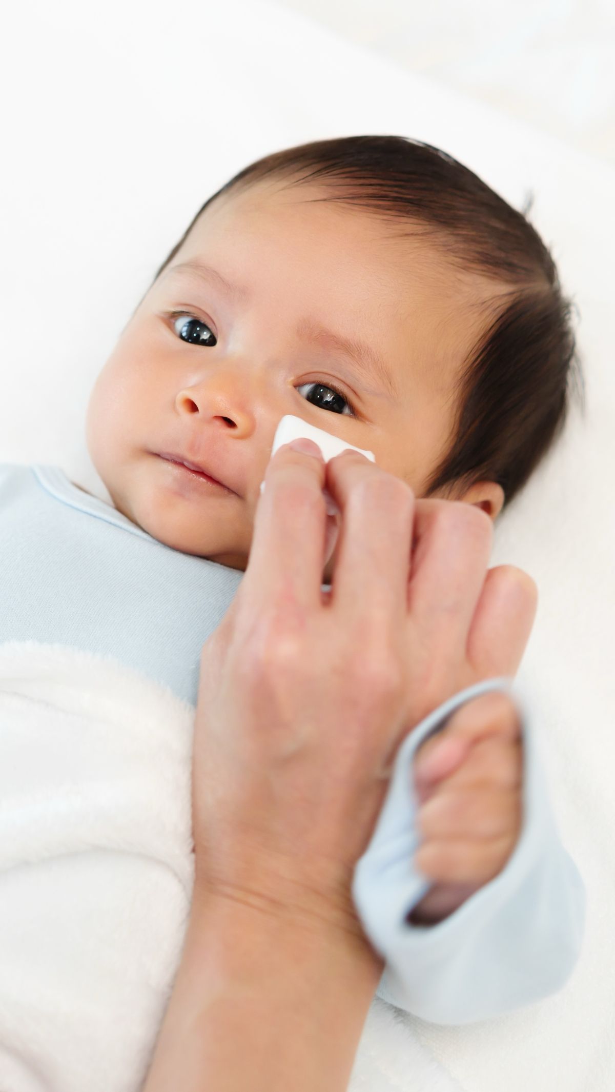 Bukan Bedak, Ini Skincare Penting untuk Bayi Setelah Mandi 