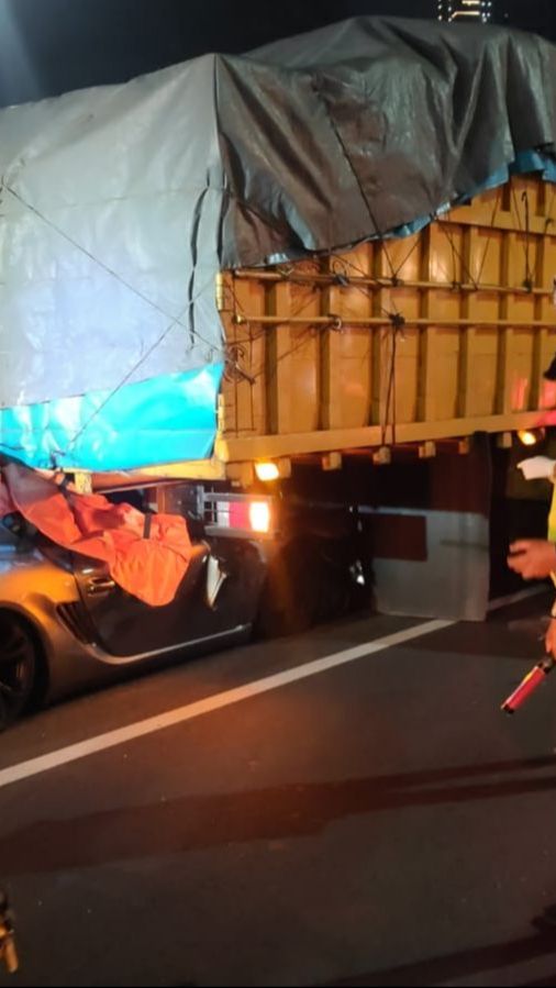 Sopir Porsche yang Tabrak Truk di Tol Dalam Kota Ternyata Berstatus Mahasiswa