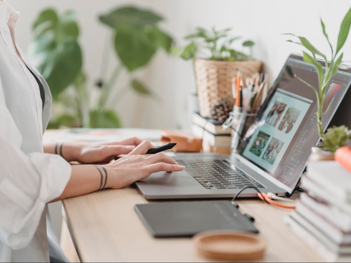 5. Cari Penghasilan Tambahan dengan Freelance