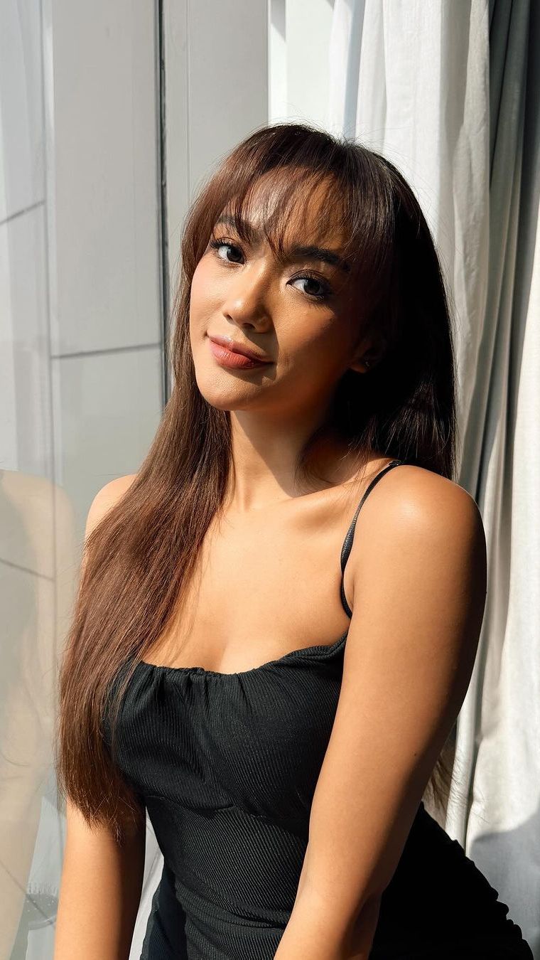 Diejel aura magrib,Marion tetap tampil cantik memukau dengan kulit eksotisnya.