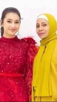Sandrinna Michelle dan sang ibu, PurwantiSkornicki dulunya kerap memamerkan kebersamaannya.