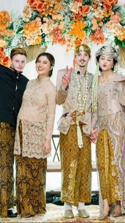 Kisah Pernikahan Unik Kakak Adik Menikah dengan Pria Bule Kakak Adik, Netizen: Satu Mertua dengan Kakak Sendiri