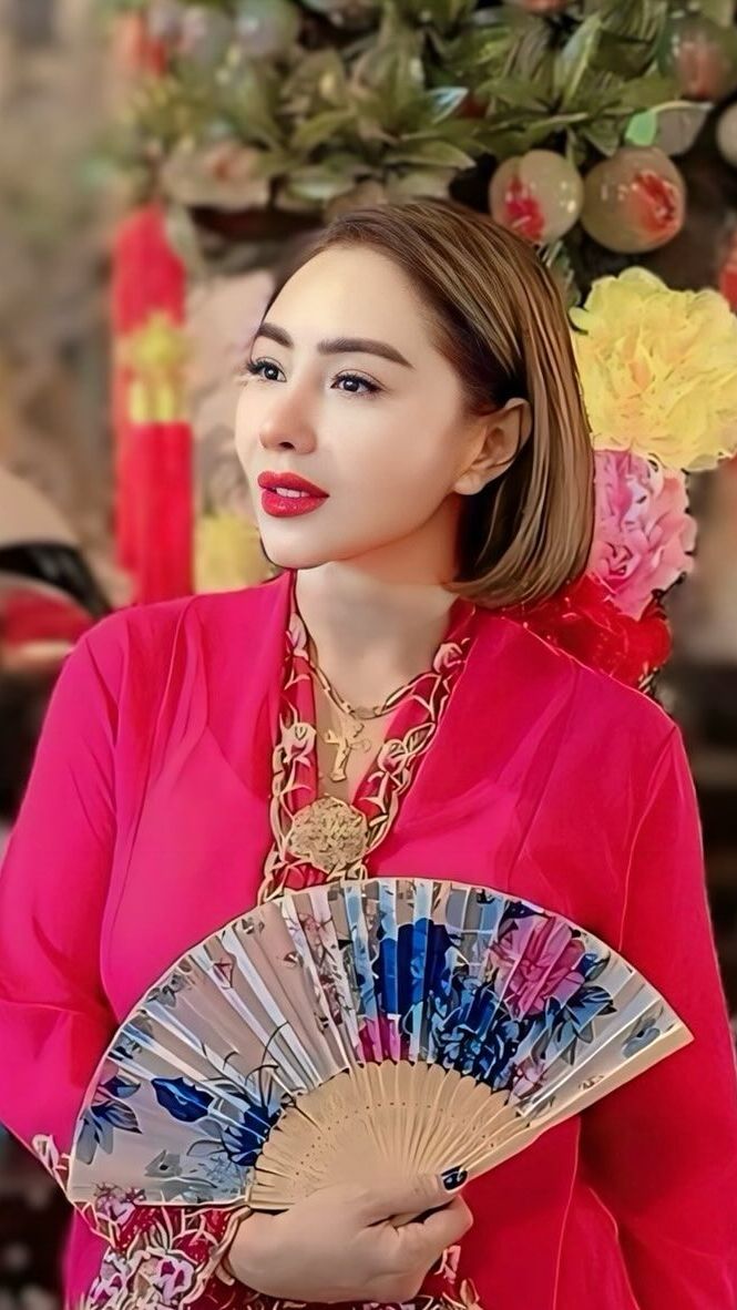 Femmy pun menegaskan ia sama sekali tak berniat sombong dan berusaha selalu bersikap ramah.