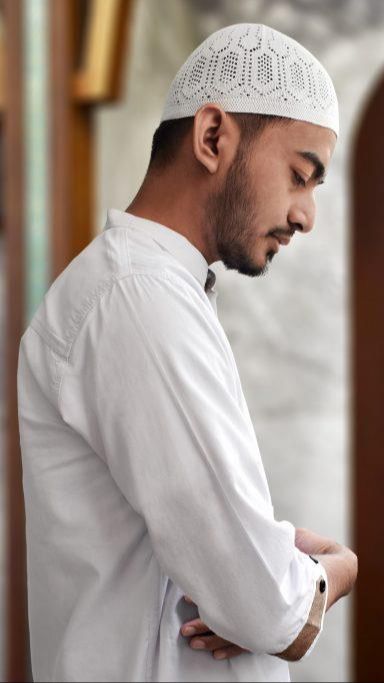 Kini Disegani karena Ilmu dan Hartanya, Masa Lalu Imam Masjid Ini Ternyata Kelam: Pernah Bangkrut, 8 Tahun Tak Sholat