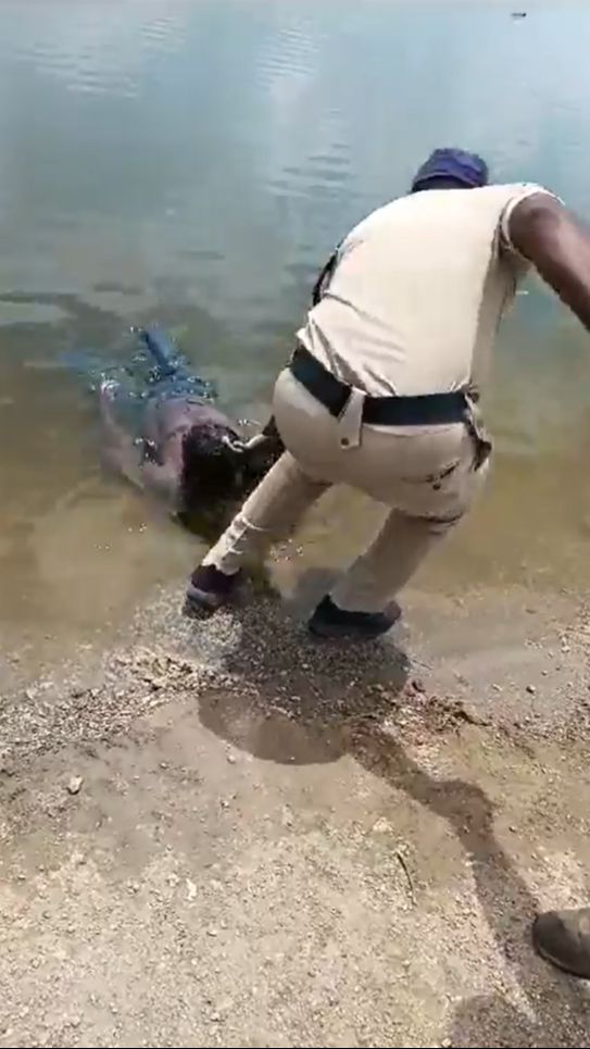 Geger Penemuan Mayat Pria Mengambang di Sungai, Saat Didekati Taunya Ketiduran Selama 5 Jam