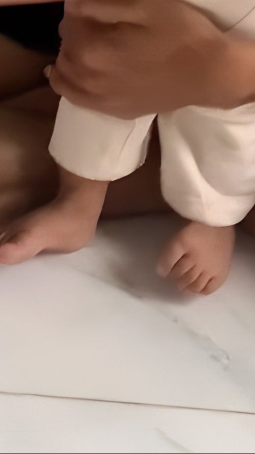 Putranya Punya Masalah Otot, Ibu Perlihatkan Proses Sang Anak Bisa Berjalan Sendiri
