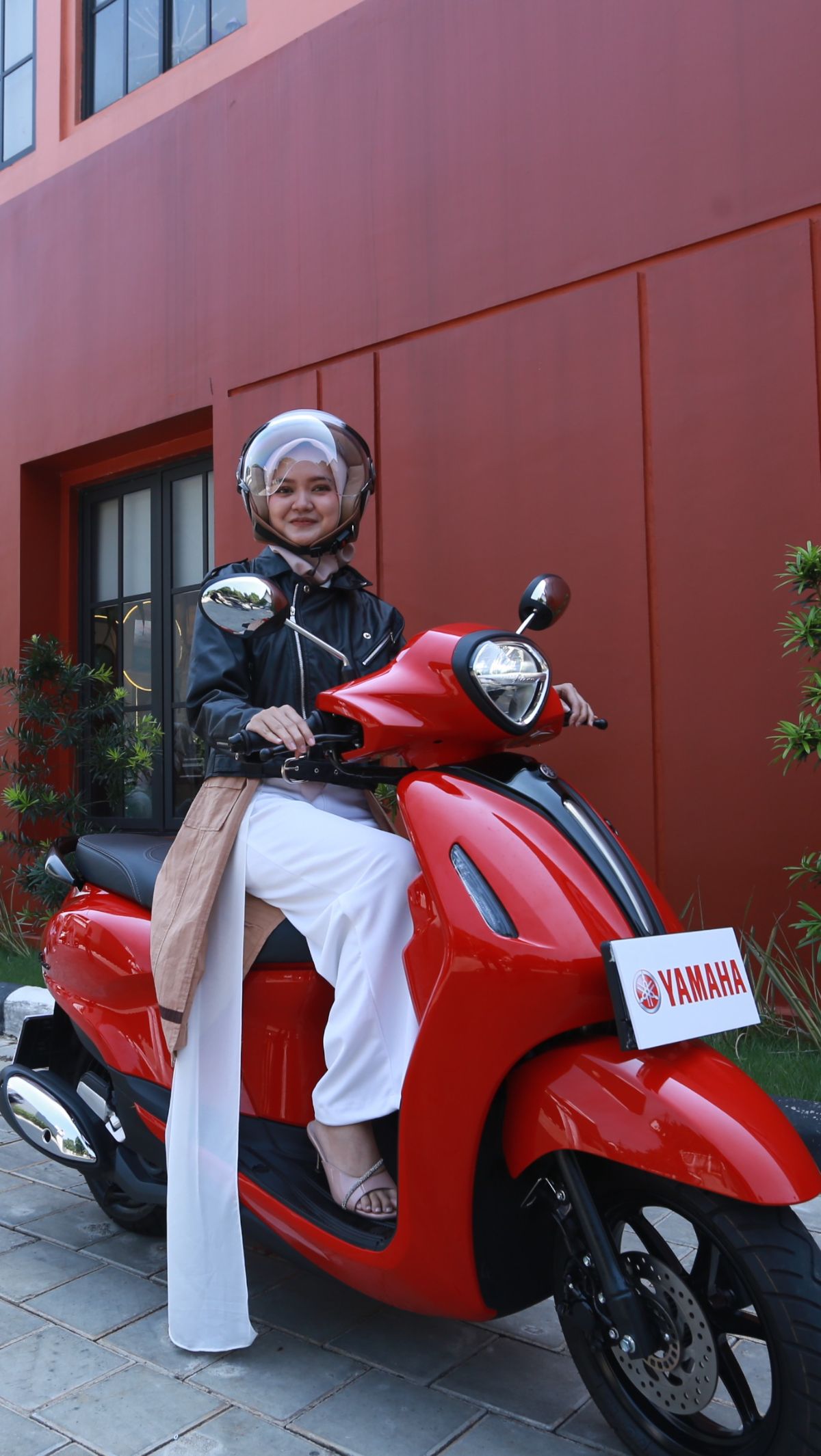 Cara Tepat Rawat Sepeda Motor Buat Lady Bikers dengan Rutin Service ke Bengkel