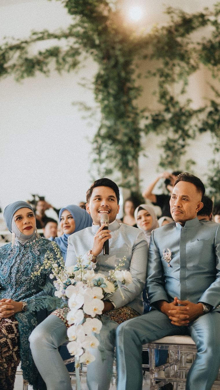 Aku merasakan lamaran full team, karena waktu tahun lalu kan nggak. Jadi aku merasakan kayak, Oh ternyata kayak gini to? kata Aurel nyesek.