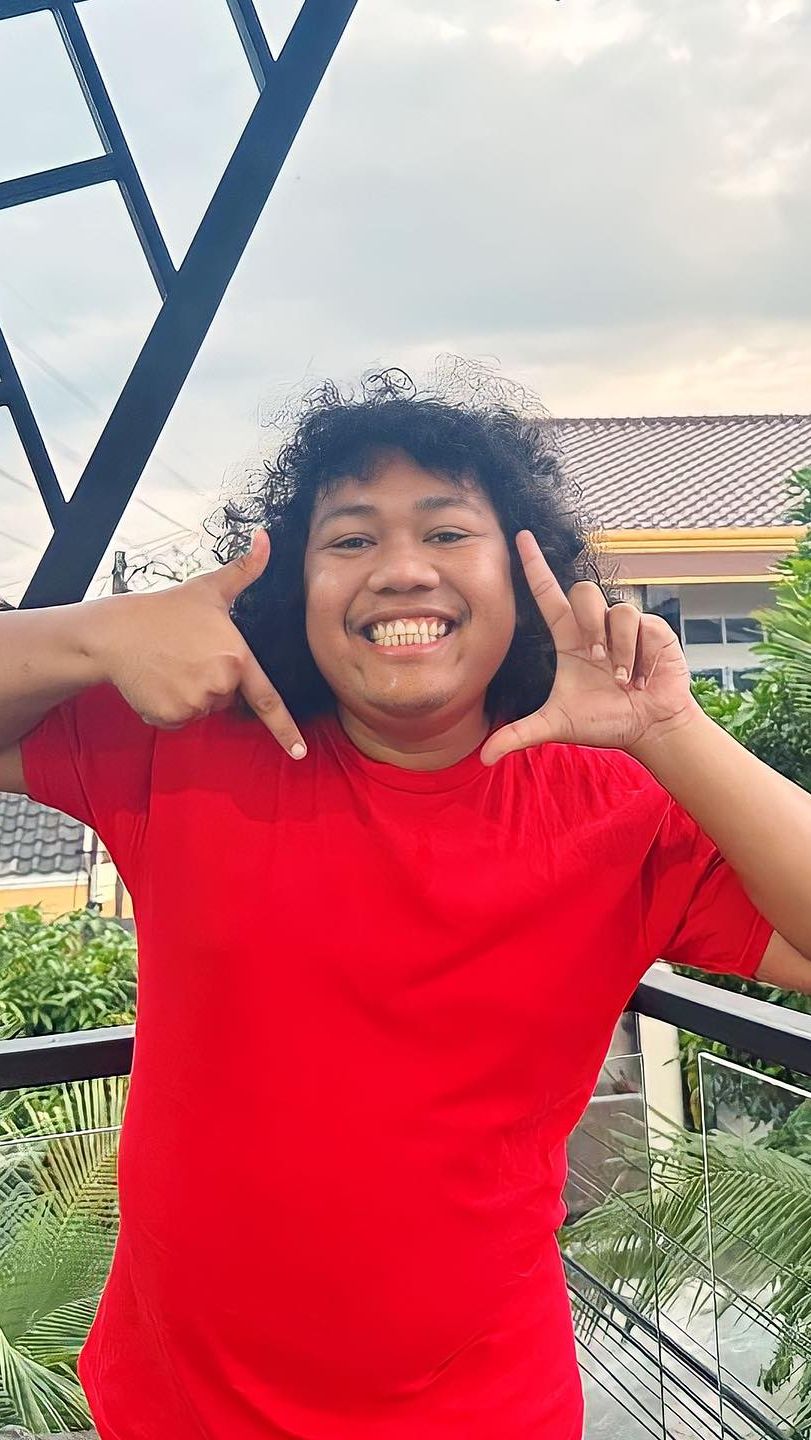 Marshel Widianto mengawali karier di industri hiburan sebagai komika stand up comedy.