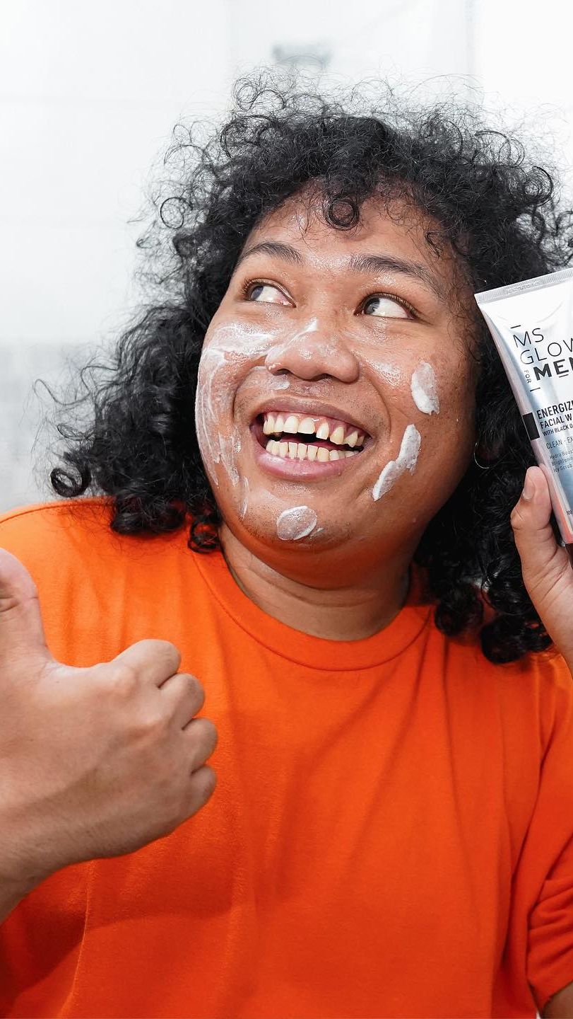 Ia juga menjadi Brand Ambassador dari MS Glow for Men milik Juragan 99.