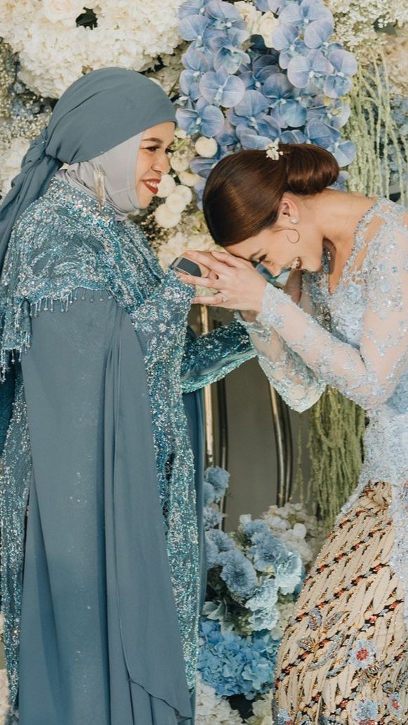 10 Adu Gaya Glamor Geni Faruk Vs Reza Artamevia di Lamaran Thariq-Aaliyah, Model Hijab Disorot