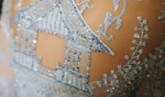 Belakang Kebaya