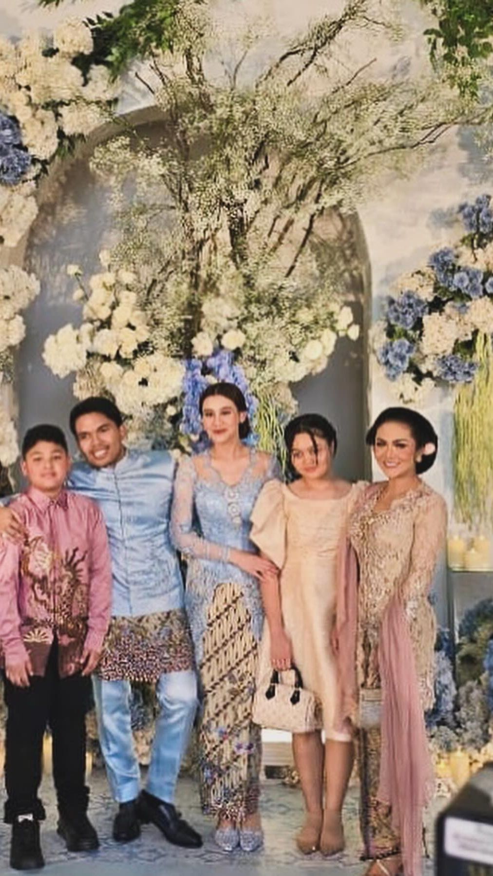 Kini Amora hampir berusia 13 tahun.