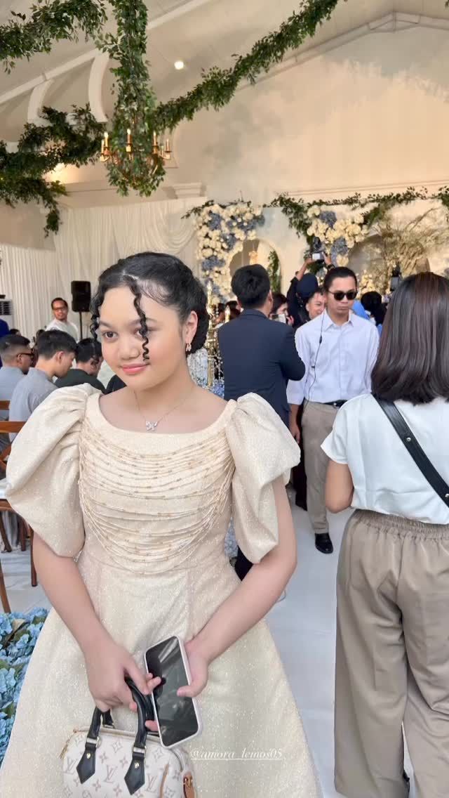 Transformasinya dari seorang gadis kecil hingga remaja terlihat begitu berbeda.