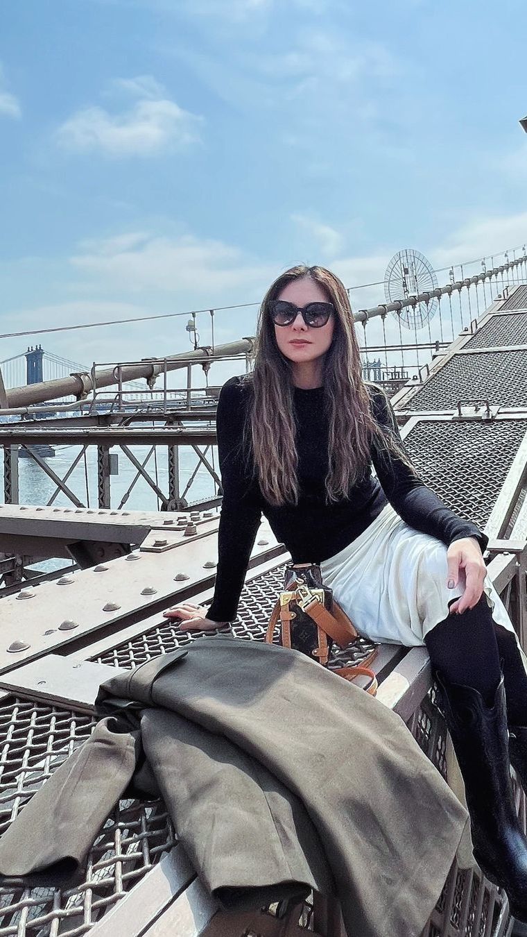 Wulan merupakan artis dan juga model ternama Tanah Air. Ibu tiga anak ini juga kerap menjadi berbagai brand ambassador dari berbagai produk.
