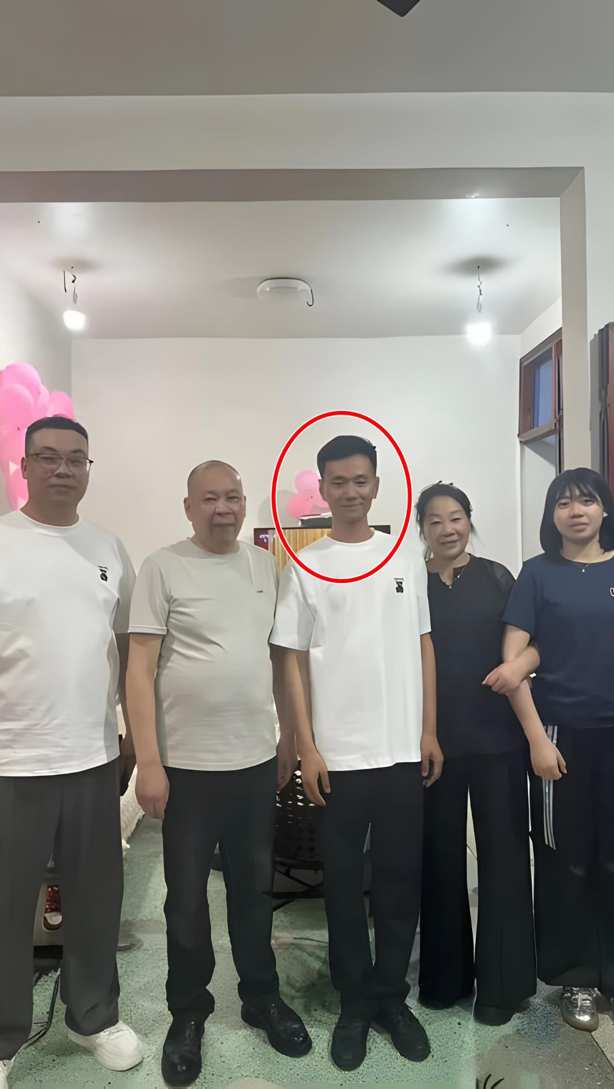 Bak Sinetron! Kisah Anak Adopsi Hidup dalam Kemiskinan Sampai Putus Sekolah, Ternyata Berasal dari Keluarga Kaya Raya