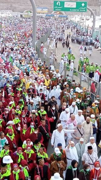 Geni Faruk Minta Thariq Halilintar Dipanggil Haji, Memang Apa Hukum Membanggakannya? Ini Kata Ustaz Abdul Somad