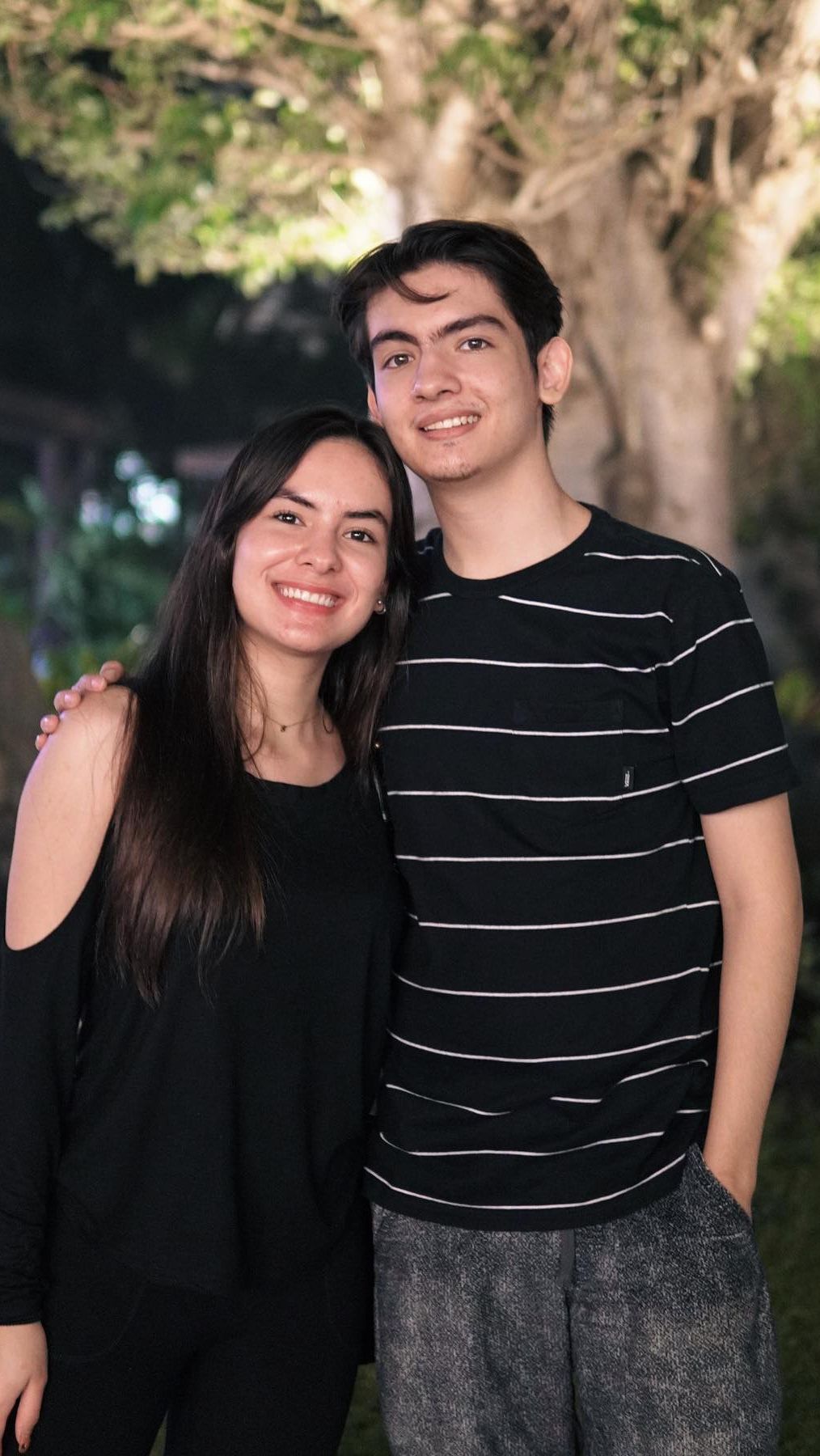 Steffi Zamora memiliki kakak laki-laki bernama Steven Alvero Husen.