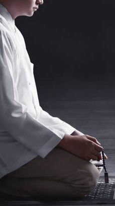 Wirid agar Doa Cepat Dikabulkan, Amalan Mustajab Usai Sholat Hajat