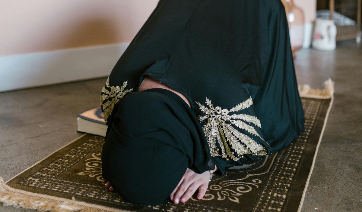 Niat Sholat Tahajud dan Sholat Hajat