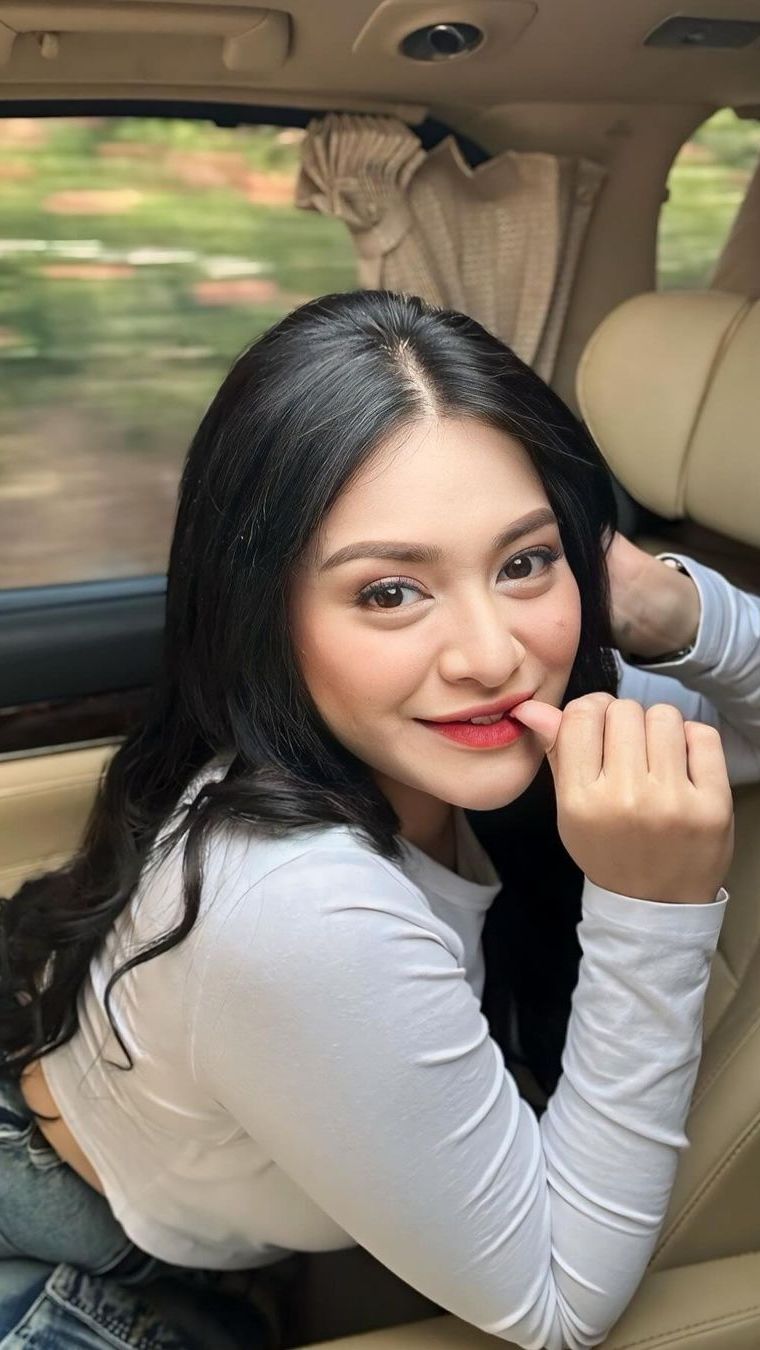 Kini penampilan Nathalie dinilai telah kembali menjadi dirinya sendiri.