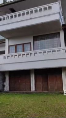 Rumah mewah tersebut diketahui sudah terbengkalai selama 7 tahun.