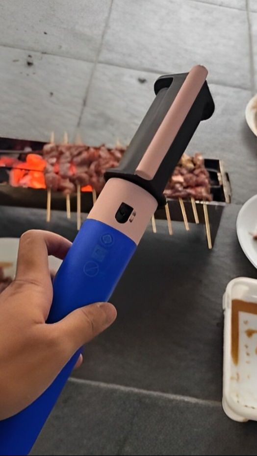 Bakar Sate Versi 'Sombong', Kipasnya Pakai Hair Dryer Seharga Rp8 Juta