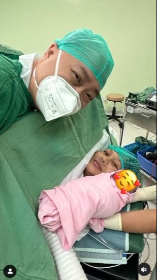 Momen Haru Kelahiran Putri dari Pasangan yang Telah 18 Tahun Menanti, Dokter Ceritakan Perjuangannya